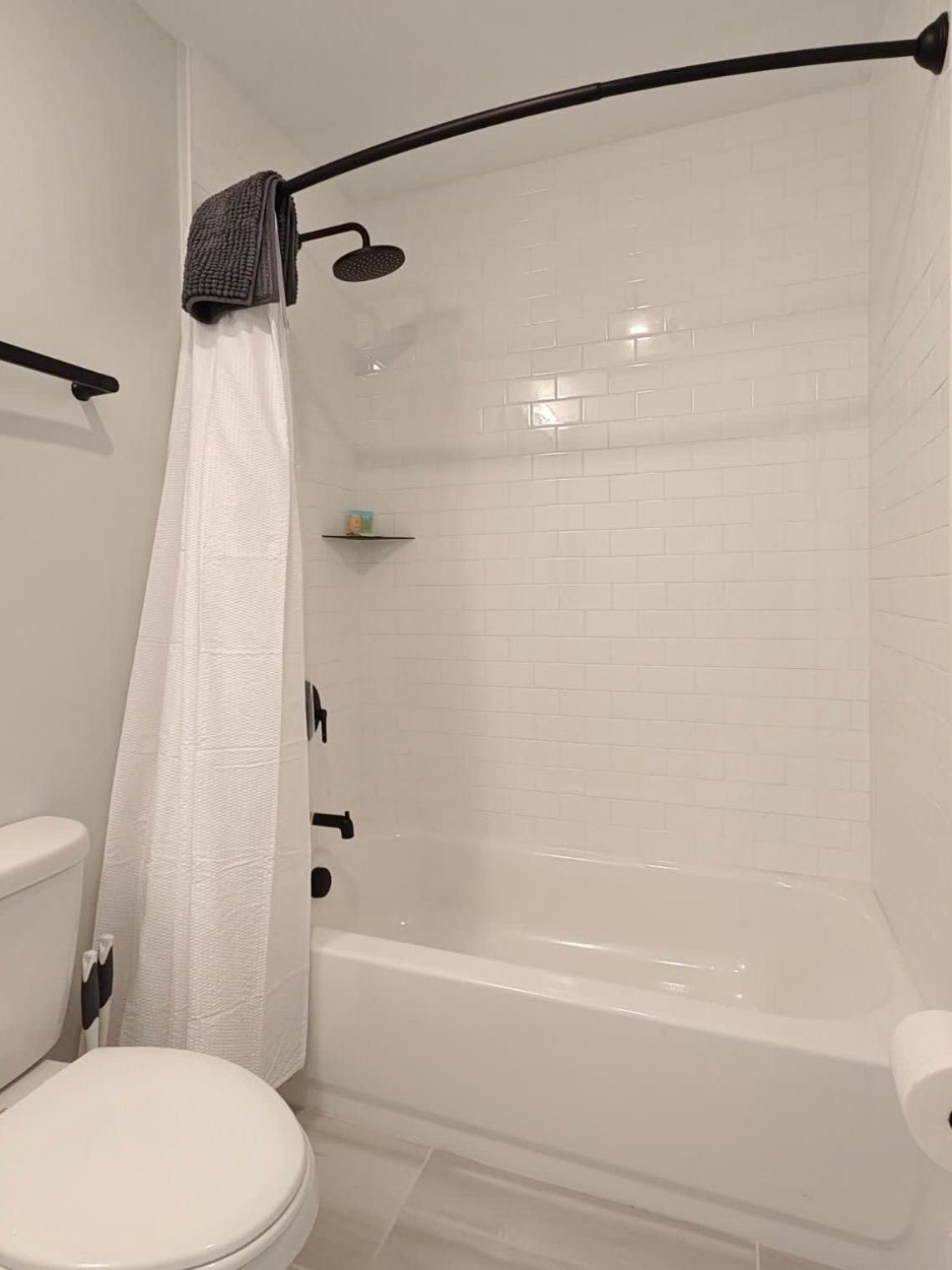 Fun Cozy Apts - 1 25 Mile Walk To Tiaa Bnk Fld Jacksonville Luaran gambar